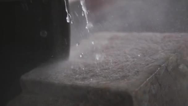 Voda Ochlazuje Nože Kotoučové Pily — Stock video