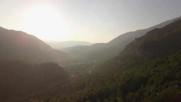 Повітряний Знімок Лісових Гір Захід Сонця — стокове відео