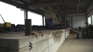 Makine kesme günlükleri ve mayo. 