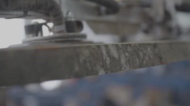 Makine tahta Hidrolik kolu hareket ediyor