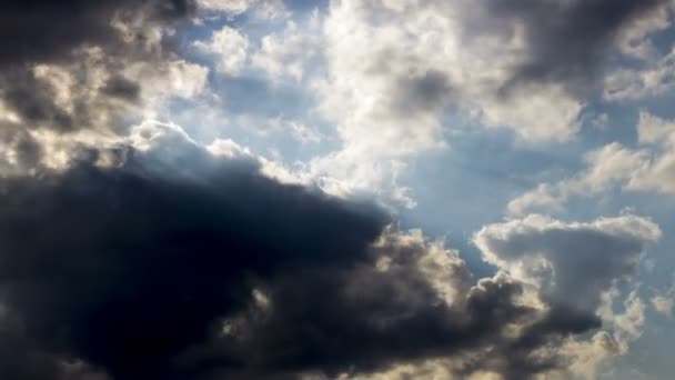 Timelapse Van Grote Wolken Zon Achter — Stockvideo