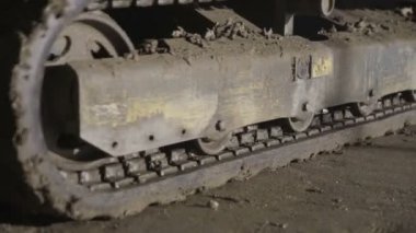  İnşaat araç ile sürekli iz