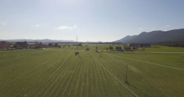 Drone Desollado Cerca Alambre Eléctrico — Vídeo de stock