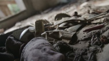 Katta terk edilmiş şeyler