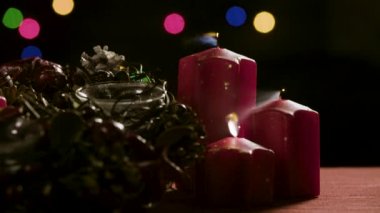 Advent çelenk mum üflenir
