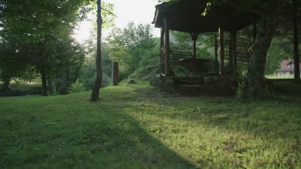 Pavillon Milieu Forêt — Video