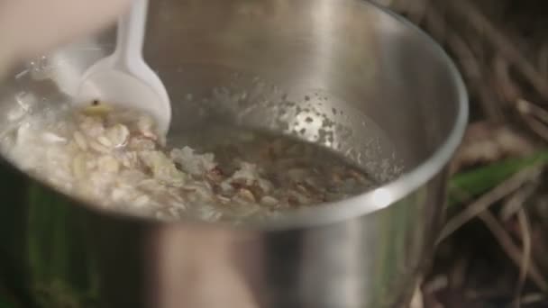 气瓶上的谷物生产 — 图库视频影像