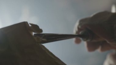  Bir ayı oyma ahşap adamdır