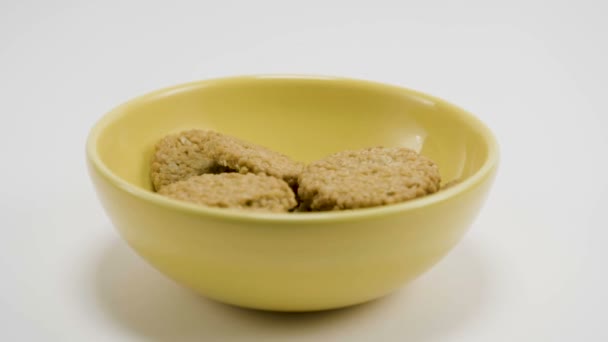 Cookies Vallen Een Boog — Stockvideo