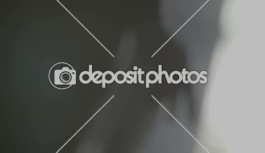 Öğretmen elinde sınavları ile yürüme