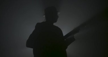 Adam oyun elektro gitar siluet
