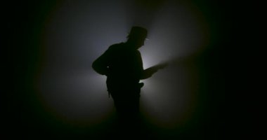 Bas gitarist erkekler siluet