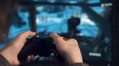 El gamepad üzerinde yakın