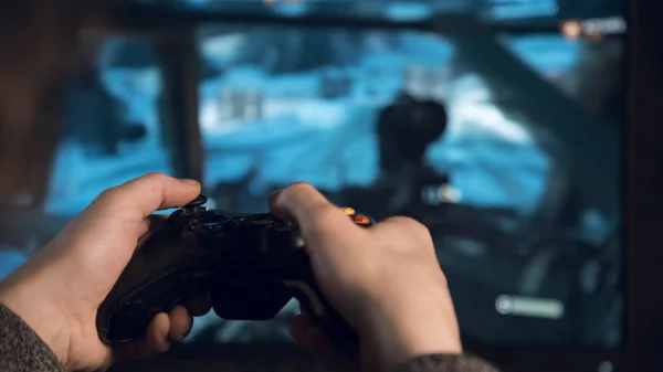 Close Gamepad Hands — Stock Photo, Image