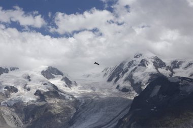 Gornergrat, İsviçre mountais üzerinde erime buzul