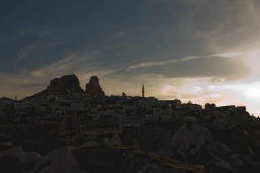 Göreme Vadisi Dağları mağaralar ve Hatıra Eşyası ile
