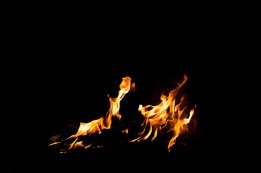 Kırmızı ve sarı Barbekü yangında alevler.