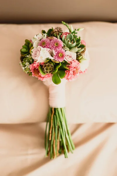 Buquê Casamento Colorido Fresco Com Flores Naturais — Fotografia de Stock