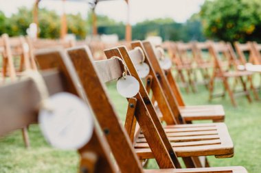 Olaylar ve düğünler için Retro boş vintage tarzı ahşap sandalye