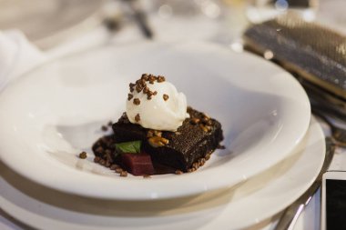 Soğuk tatlılar ve düğün pastaları