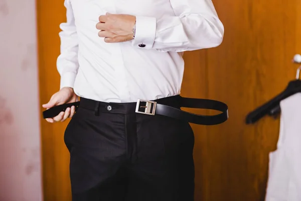 Man Fastening His Belt His Pants — Stok Foto