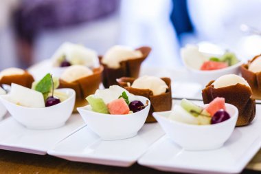 Soğuk tatlılar ve düğün pastaları