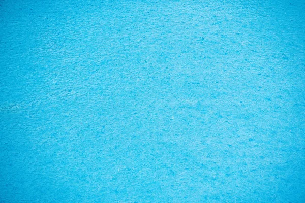 Νερό Μικρά Κύματα Και Σταγόνες Βροχής Μια Πισίνα Φόντο Μπλε — Φωτογραφία Αρχείου