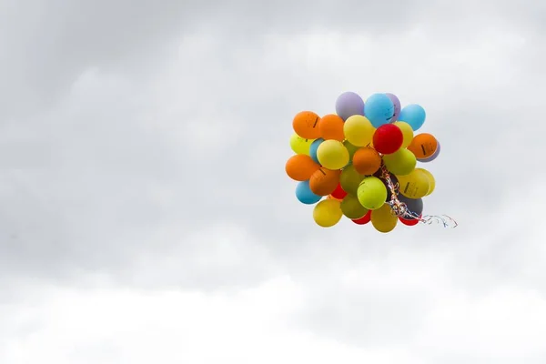 Partiler Yuvarlak Düğünler Için Renkli Balon Seti — Stok fotoğraf