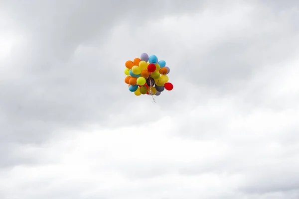 一套彩色气球为党和圆的婚礼 — 图库照片
