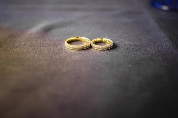 Silver Gold Wedding Rings — Stock Photo, Image