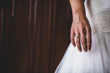 Gümüş ve altın alyans