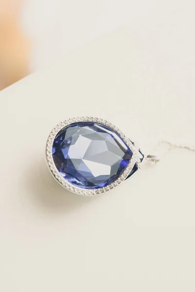Luxurious blue sapphire jewel necklace