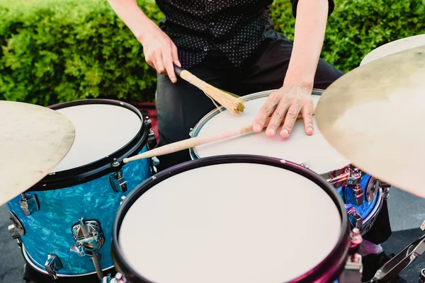 Conjunto Tambores Que Toca Baterista —  Fotos de Stock