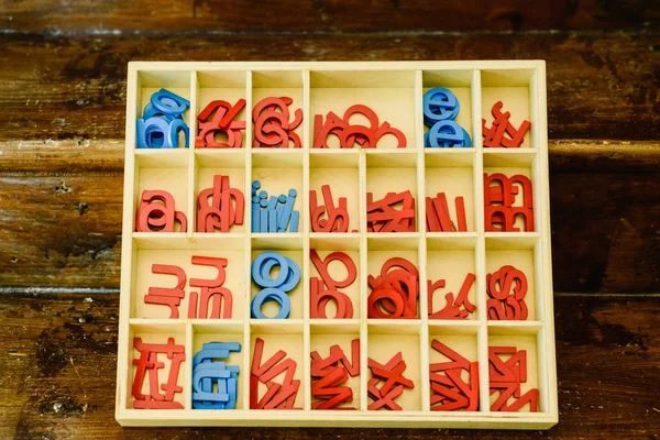 Lettres Pour Apprendre Écrire Lire Dans Votre Boîte Bois Classe — Photo