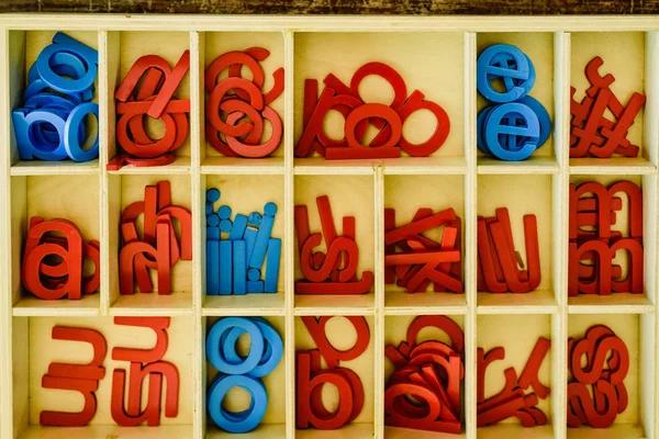 Lettres Pour Apprendre Écrire Lire Dans Votre Boîte Bois Classe — Photo