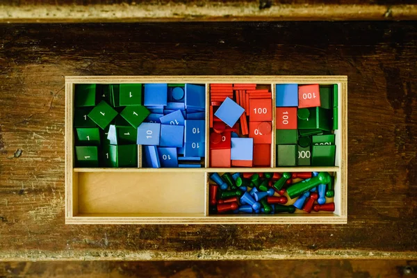 Drewniane Pudełko Numerami Nauczania Matematyki — Zdjęcie stockowe