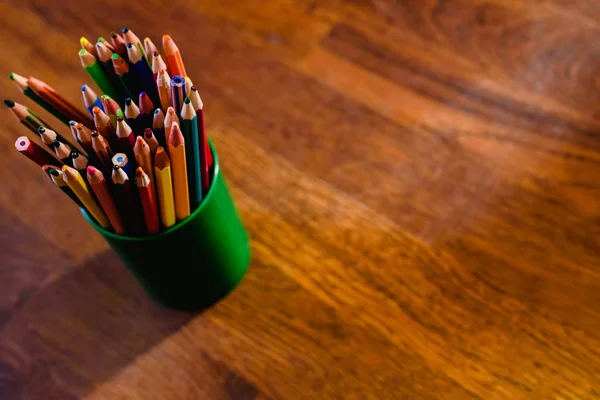 Lápices Colores Bolígrafo Completo Suelo Con Fondo Madera Caliente Espacio — Foto de Stock