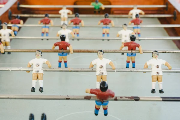 Bonecas Uma Mesa Matraquilhos Retro Para Jogar Futebol Mesa — Fotografia de Stock