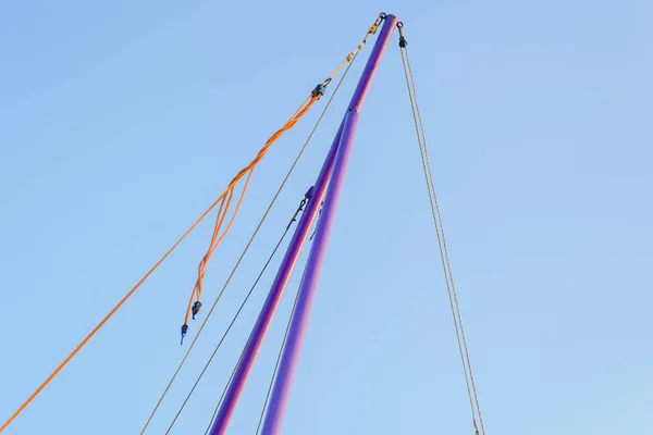 Partie Supérieure Des Mâts Bateau Avec Cordes Fond Bleu — Photo