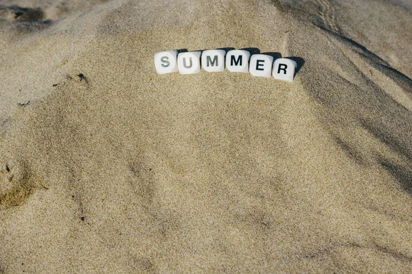 Summer Concept Made Dice Letters Wet Sand Beach Marine Motives — Stock Photo, Image