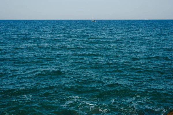 Mar Mediterrâneo Azul Sem Ninguém Com Horizonte Vazio — Fotografia de Stock