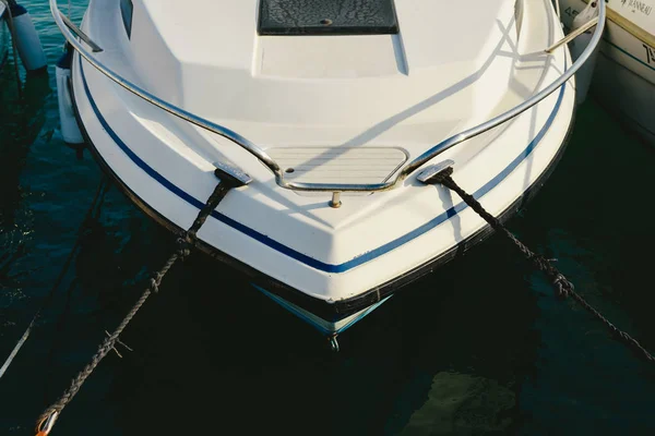 Boote Ihrem Steg Einem Yachthafen Festgemacht — Stockfoto