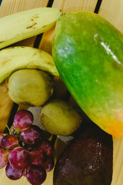 Group Fruits Papaya Grape Kiwi Bananas — Stock Photo, Image
