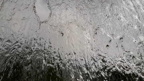 Ampio Corso Acqua Che Cade Parco Semitrasparente — Foto Stock