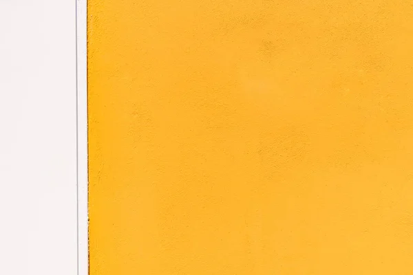Orange Och Vit Symmetriska Målad Vägg Bakgrund — Stockfoto