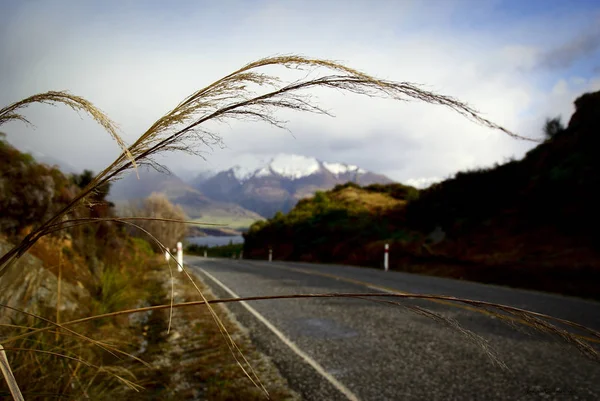 Snowy Mountainous Landscape New Zealand Alps Dramatic Skies Motorhome Trip — Stock Photo, Image