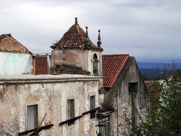 Lizbona Portugalia Sierpnia 2017 Typowe Domy Ruinę Górnej Części Dzielnic — Zdjęcie stockowe