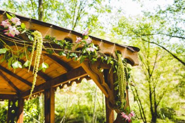 Bir düğün Restoran alanlarda çiçek süslemeleri.
