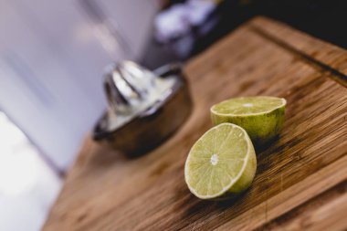 Limon sıkılmış ve pişmiş hazır.