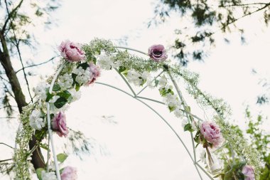 Bir düğün Restoran alanlarda çiçek süslemeleri.